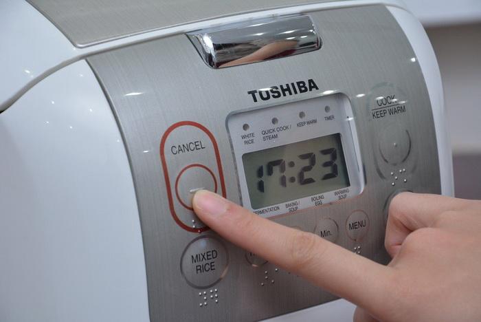 Cách hẹn giờ nấu cơm tự động bằng nồi cơm điện tử Toshiba Cách hẹn giờ nấu cơm tự động bằng nồi cơm điện tử Toshiba